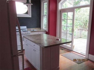 11 Weld Ave, Roxbury, MA 02119 - photo 3