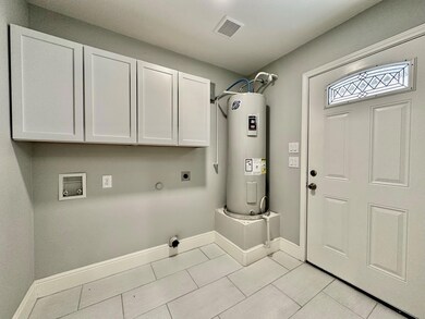 330 W Day St, Denison, TX 75020 - photo 5