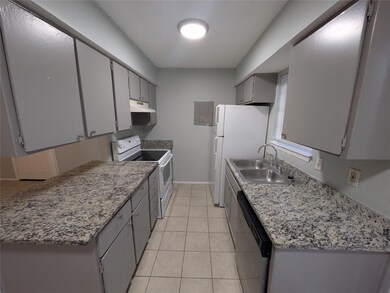 8038 Cambridge Cir unit A, White Settlement, TX 76108 - photo 6