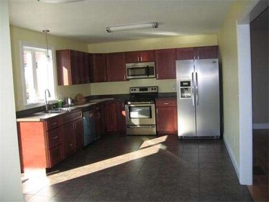 31 Thomas St, Chicopee, MA 01013 - photo 7