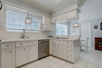 1903 Hunt Dr, Friendswood, TX 77546 - photo 5