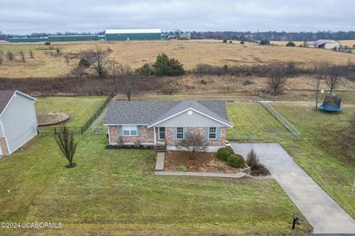 9456 Erika Ln, New Bloomfield, MO 65063 - photo 3