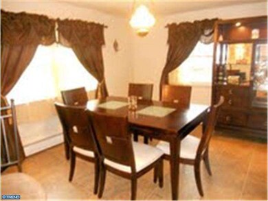 4701 Sir Galahad Dr, Brookhaven, PA 19015 - photo 5