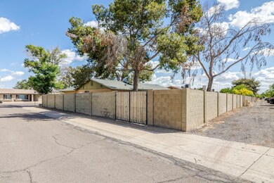 1069 W Fogal Way RV Gate