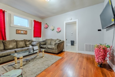 38 Aldine St, Newark, NJ 07112 - photo 3