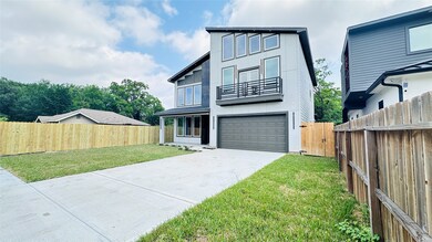 3437 Rebecca St, Houston, TX 77021 - photo 3