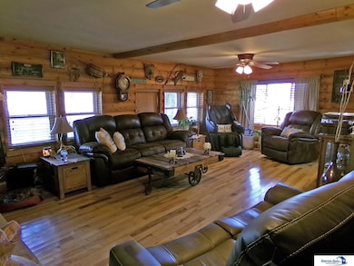 423 Grove St, Beatrice, NE 68310 - photo 5