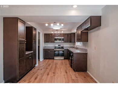 302 Sixth St, Amity, OR 97101 - photo 5