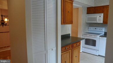 1956 Mayflower Dr, Woodbridge, VA 22192 - photo 6