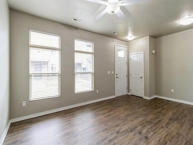 316 SW 6th St unit 106, Des Moines, IA 50309 - photo 3