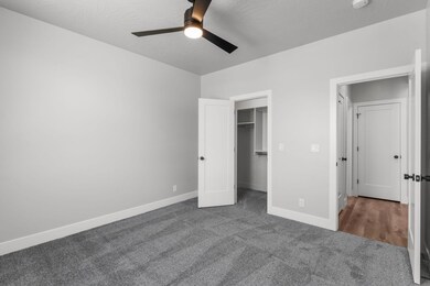 1071 E Coyote Crest Dr, Washington, UT 84780 - photo 5