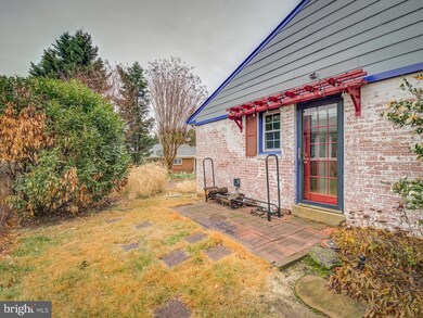 5900 Boston Dr, Falls Church, VA 22041 - photo 6