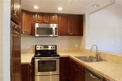 Updated kitchen, new stainless steal appliances an