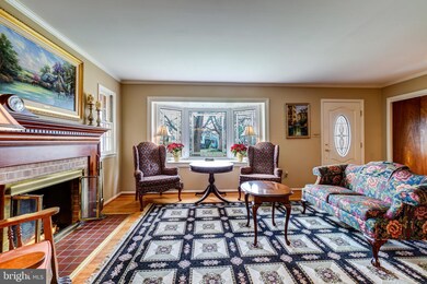 8517 Doter Dr, Alexandria, VA 22308 - photo 6