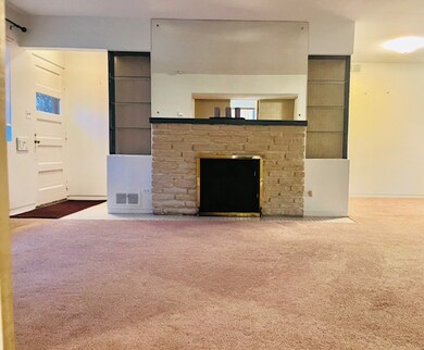 594 S Hillcrest Ave, Elmhurst, IL 60126 - photo 4