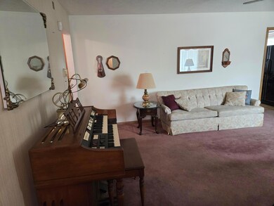 2752 Bernadette Rd, Columbus, OH 43204 - photo 3