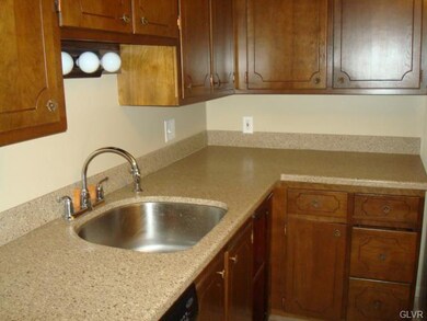 253 Spring St unit B, Bethlehem, PA 18018 - photo 4