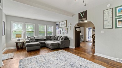 726 N Van Buren St, Auburn, IN 46706 - photo 6