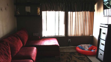 FAMILY ROOM-ROOM 5