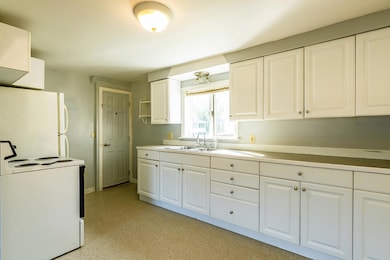 33 James St, Rockland, ME 04841 - photo 7