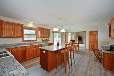 415 Grove Ct, Batavia, IL 60510 - photo 3