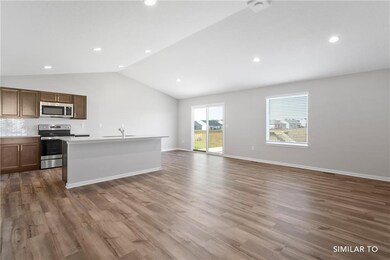 2416 Whispering Ridge Dr, Des Moines, IA 50320 - photo 5