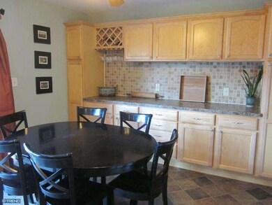 115 Danbury Ct, East Windsor, NJ 08520 - photo 2