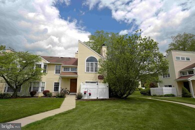 25 Dennis Ct, Hightstown, NJ 08520 - photo 3