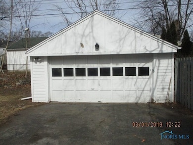 2626 Castleton Ave, Toledo, OH 43613 - photo 4