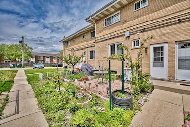 9666 Lois Dr unit D, Des Plaines, IL 60016 - photo 5