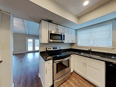 4310 Saffron Ln, Friendswood, TX 77546 - photo 7