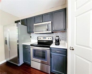 2900 Sussex Dr, High Point, NC 27260 - photo 5