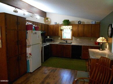 370 Oak Ridge Dr, Cedarville, IL 61013 - photo 7