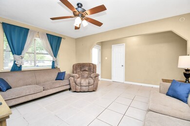 4314 Linda Ln, Alvin, TX 77511 - photo 3