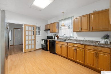 5216 S 36th St, Omaha, NE 68107 - photo 7