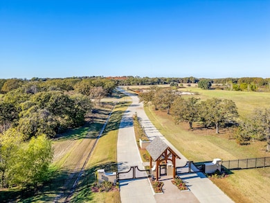 1216 Nottaway Ct, Pecan Plantation, TX 76049 - photo 3