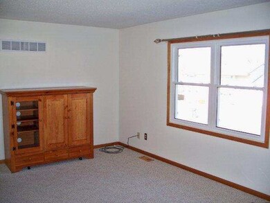 2641 W 56th St, Davenport, IA 52806 - photo 2