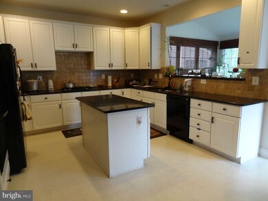 2221 Hollowoak Dr, Hanover, MD 21076 - photo 6