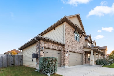 4548 Meadow Green, Schertz, TX 78108 - photo 4