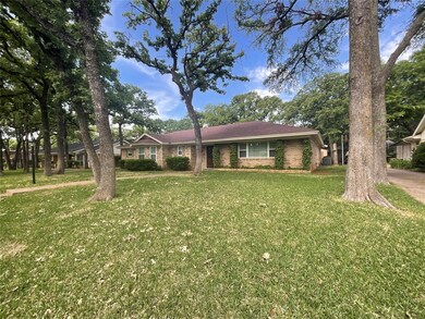 2113 Stratford Dr, Bedford, TX 76021 - photo 3