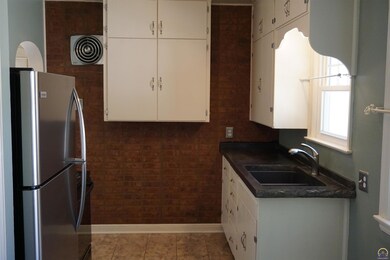 929 SW Randolph Ave, Topeka, KS 66606 - photo 5