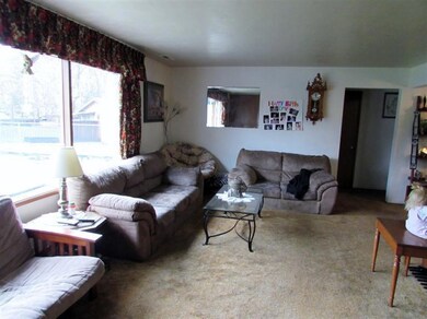 425 Hazel St, Central Point, OR 97502 - photo 5