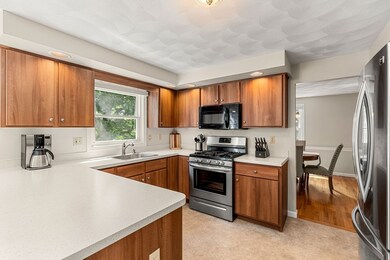 24 Booth St, North Andover, MA 01845 - photo 3