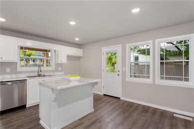 109 E Parks St, Prairie Grove, AR 72753 - photo 4