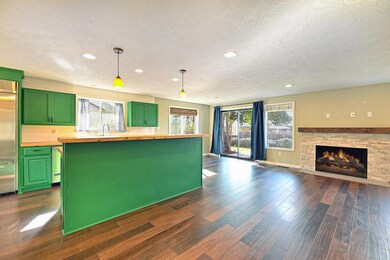 2406 Pinebrook Cir, Medford, OR 97504 - photo 3