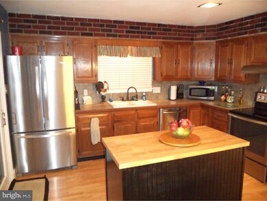 202 Patricia Ln, Runnemede, NJ 08078 - photo 4