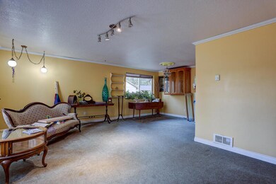19455 Apache Road-3