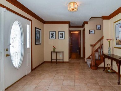 Entry/Foyer.