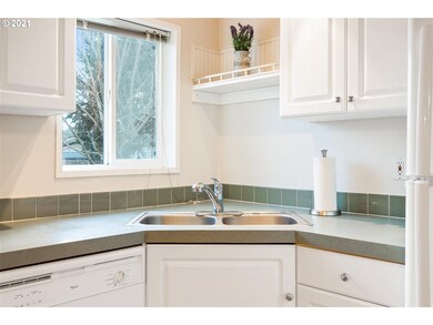 300 S Everest Rd unit 30, Newberg, OR 97132 - photo 7