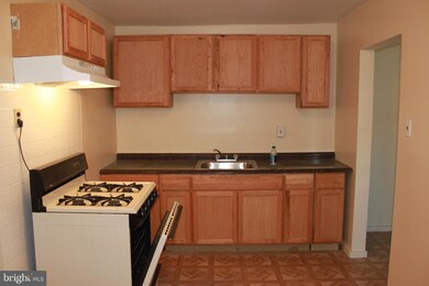 1208 Lakeshore Dr, Camden, NJ 08104 - photo 5